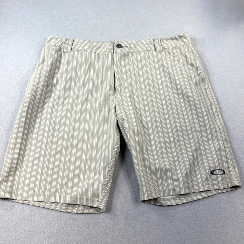 Oakley Golf Shorts Mens Pinstripe Performance Stretch Khaki Size 36W